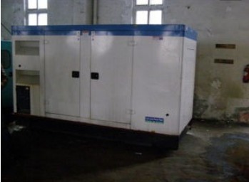 乌鲁木齐二手康明斯150kw大型柴油发电机组